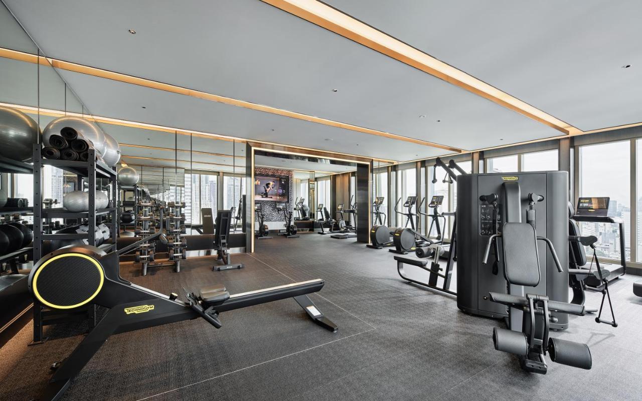 Grande Centre Point Surawong Bangkok Hotel Exterior photo The gym at The Hari
