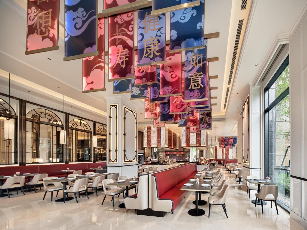 Grande Centre Point Surawong Bangkok Hotel Exterior photo The interior of the restaurant