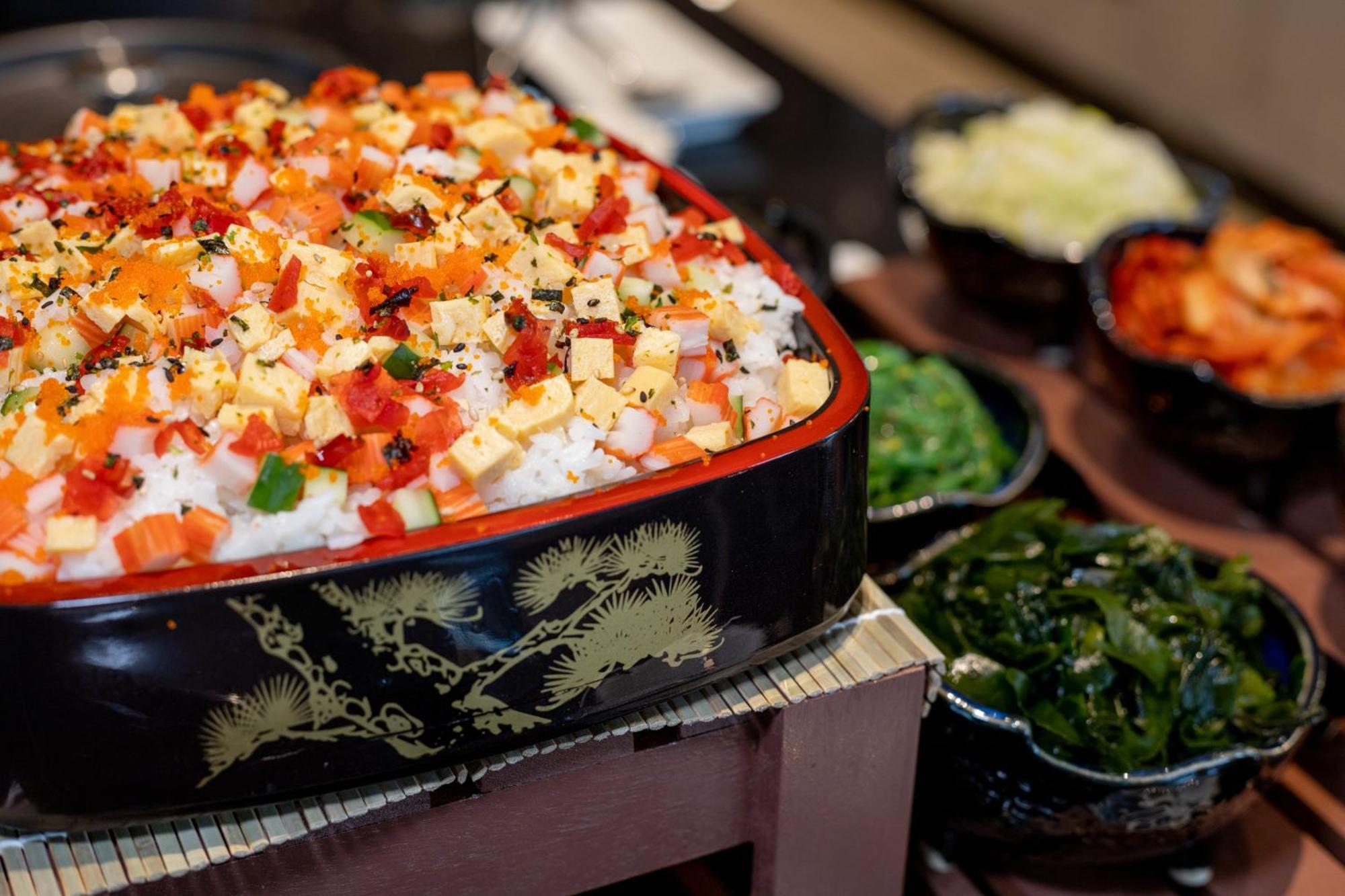 Grande Centre Point Surawong Bangkok Hotel Exterior photo A seafood salad